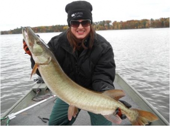 Katie Tolokken's first Muskie....38.5.